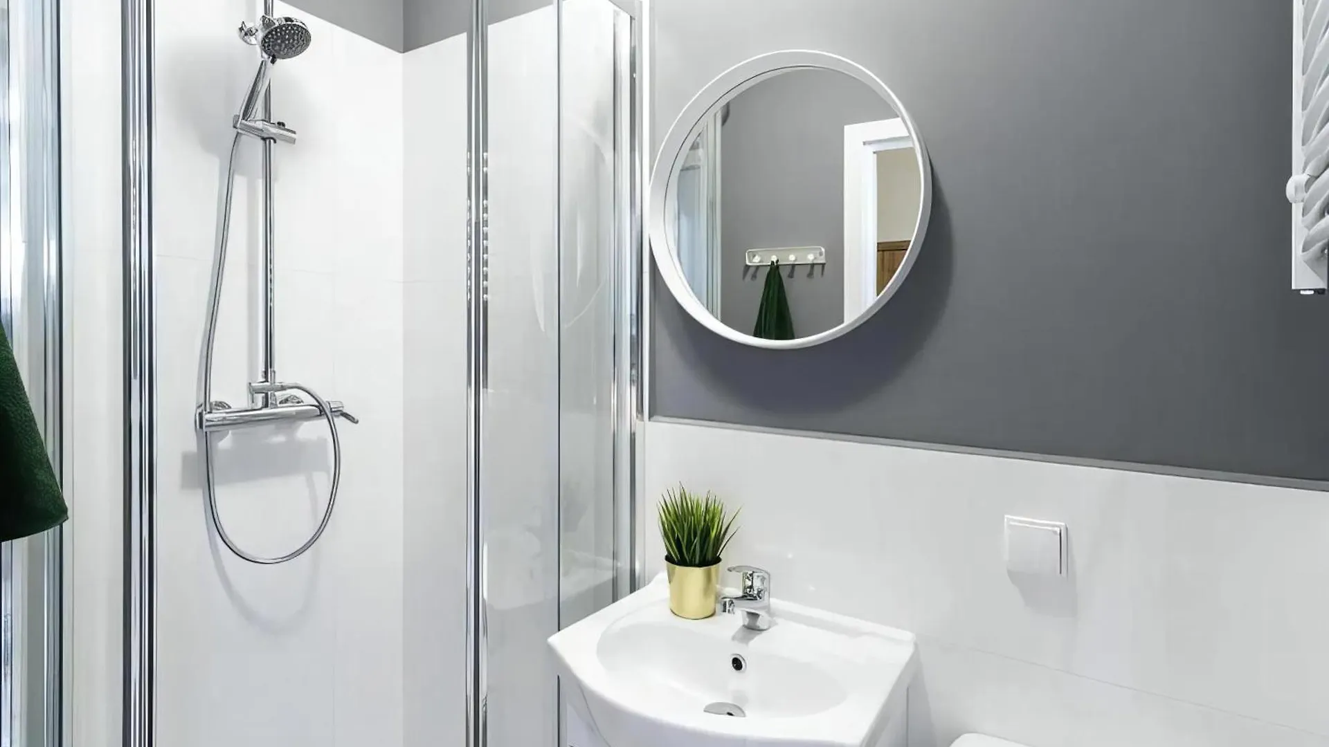 Rentwork - Wiktoryn Studio Warsaw Apartment